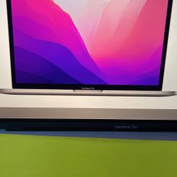 MACBOOK PRO COMPUTER 15”+ MICROSOFT OFFICE 