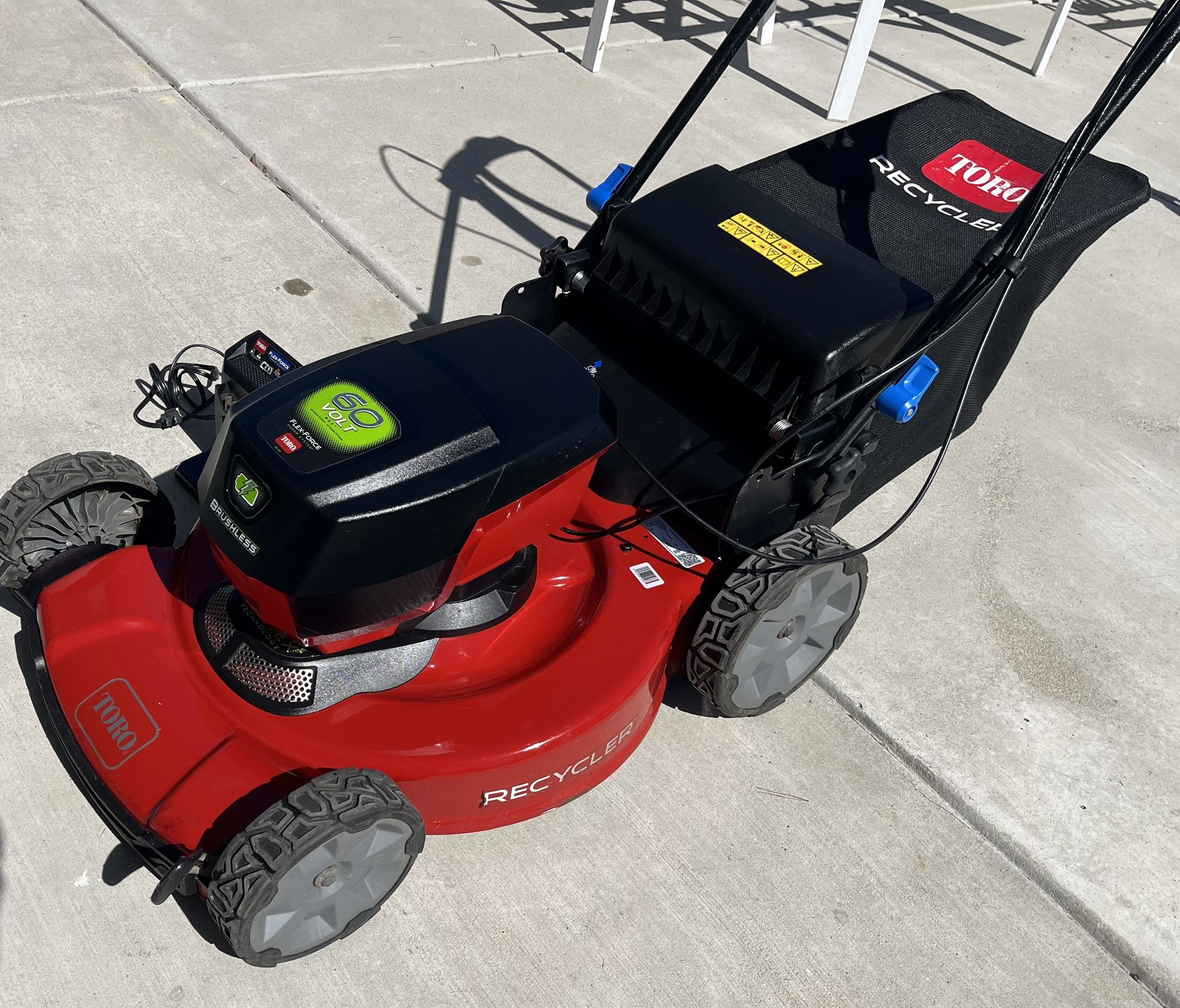 Self Propelled Electric Lawn Mower With Charger And Battery