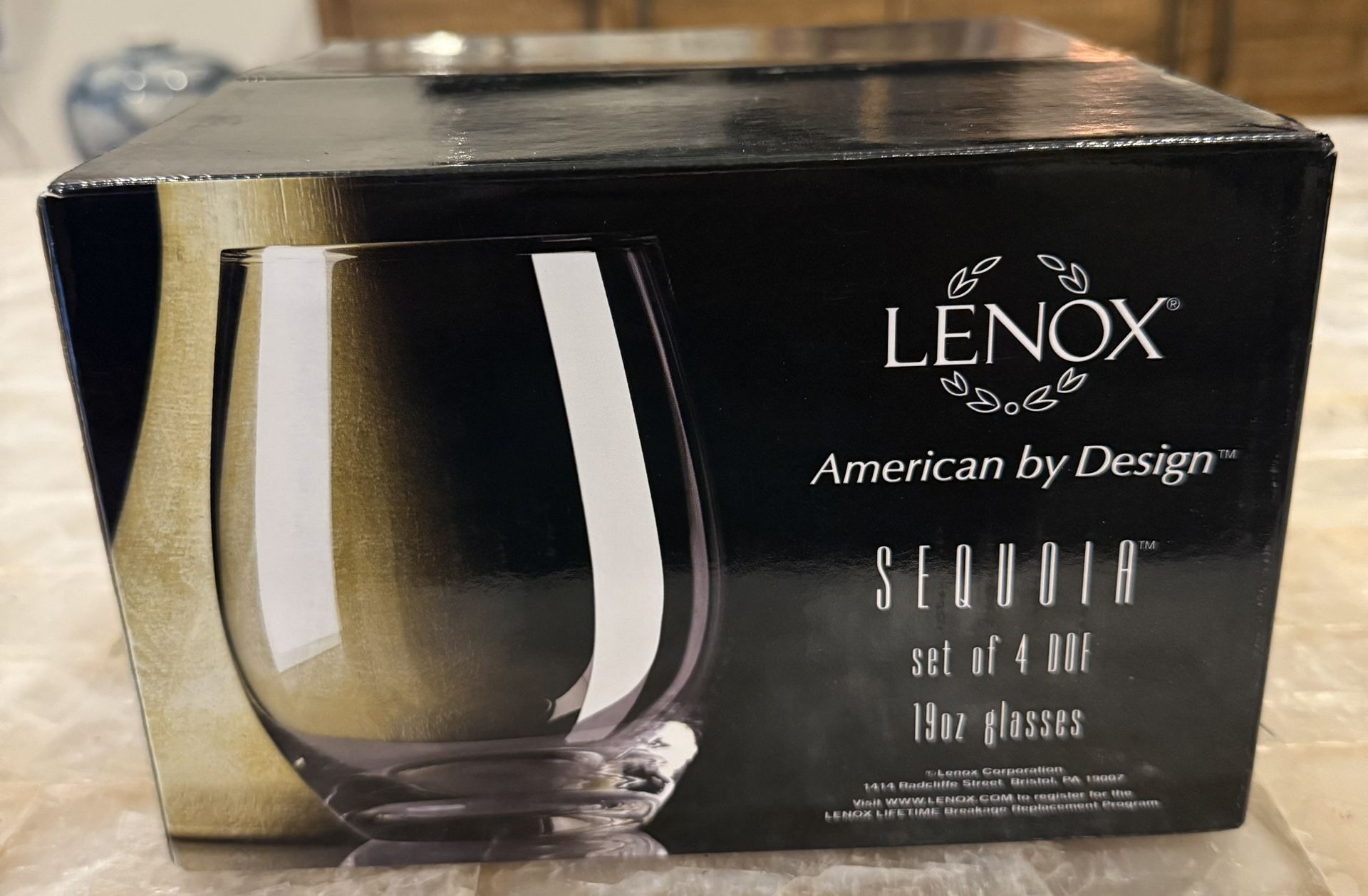 Beautiful stemless Set Of 4 Wine Glasses 