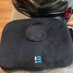 Ergonomic Innovations Donut Pillow