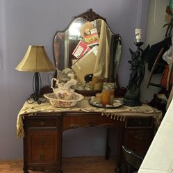 Vanity 1800s 
