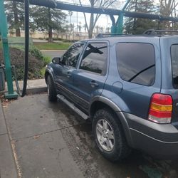 2005 Ford Escape