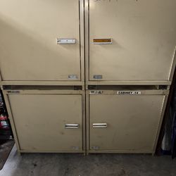 30” STANLEY VIDMAR Storage Cabinet 1 Door