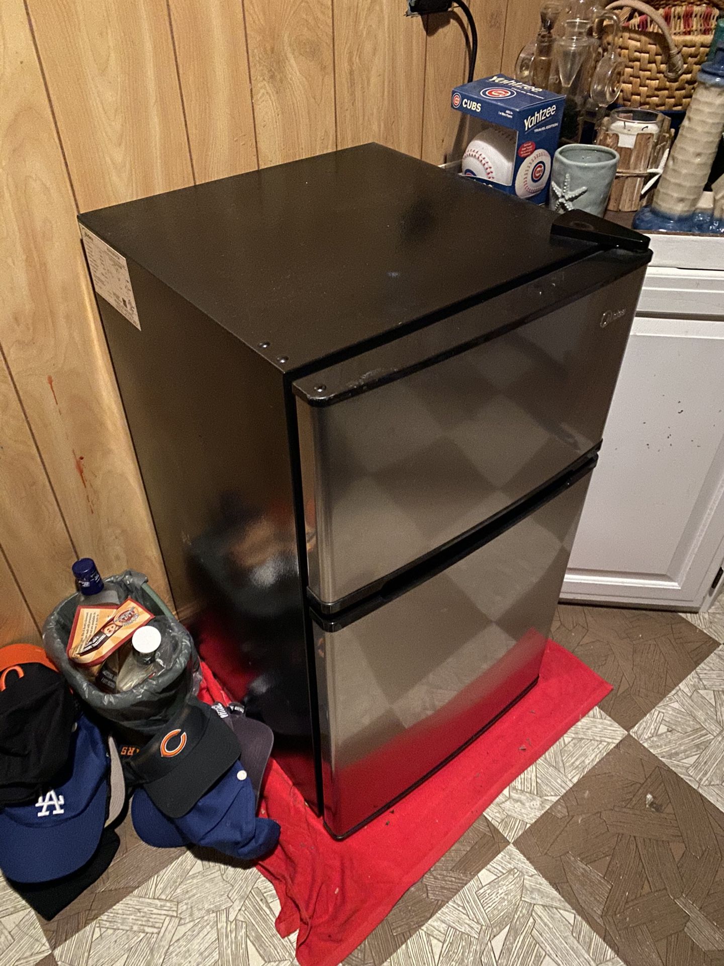 Mini fridge