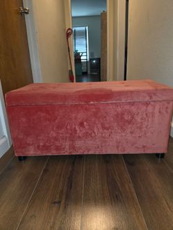 Velvet chest