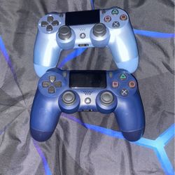 2 PS4 Controllers 