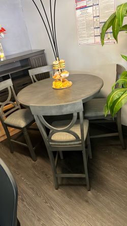 Dining set 5 pc special price Mother’s Day 💕