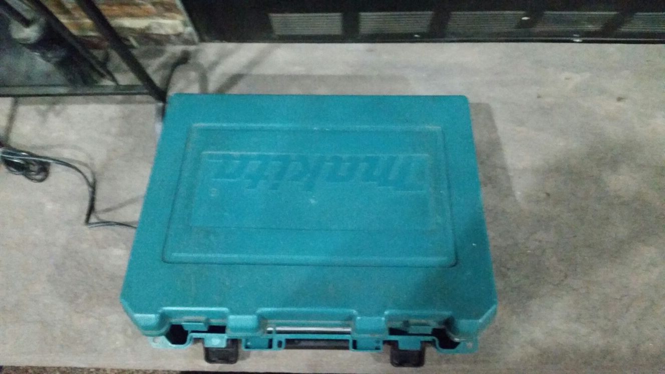 Makita drill set