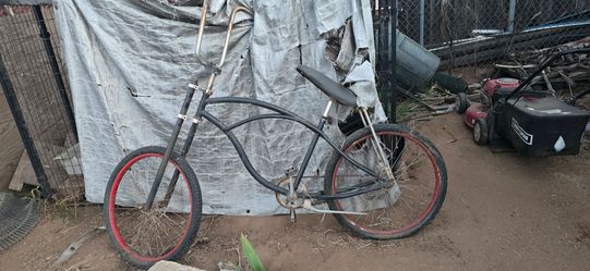 Beach cruiser with ape hangers and banana seat