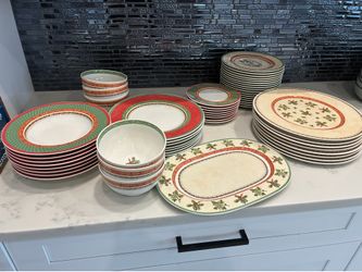 Villeroy and Boch Christmas dinnerware set