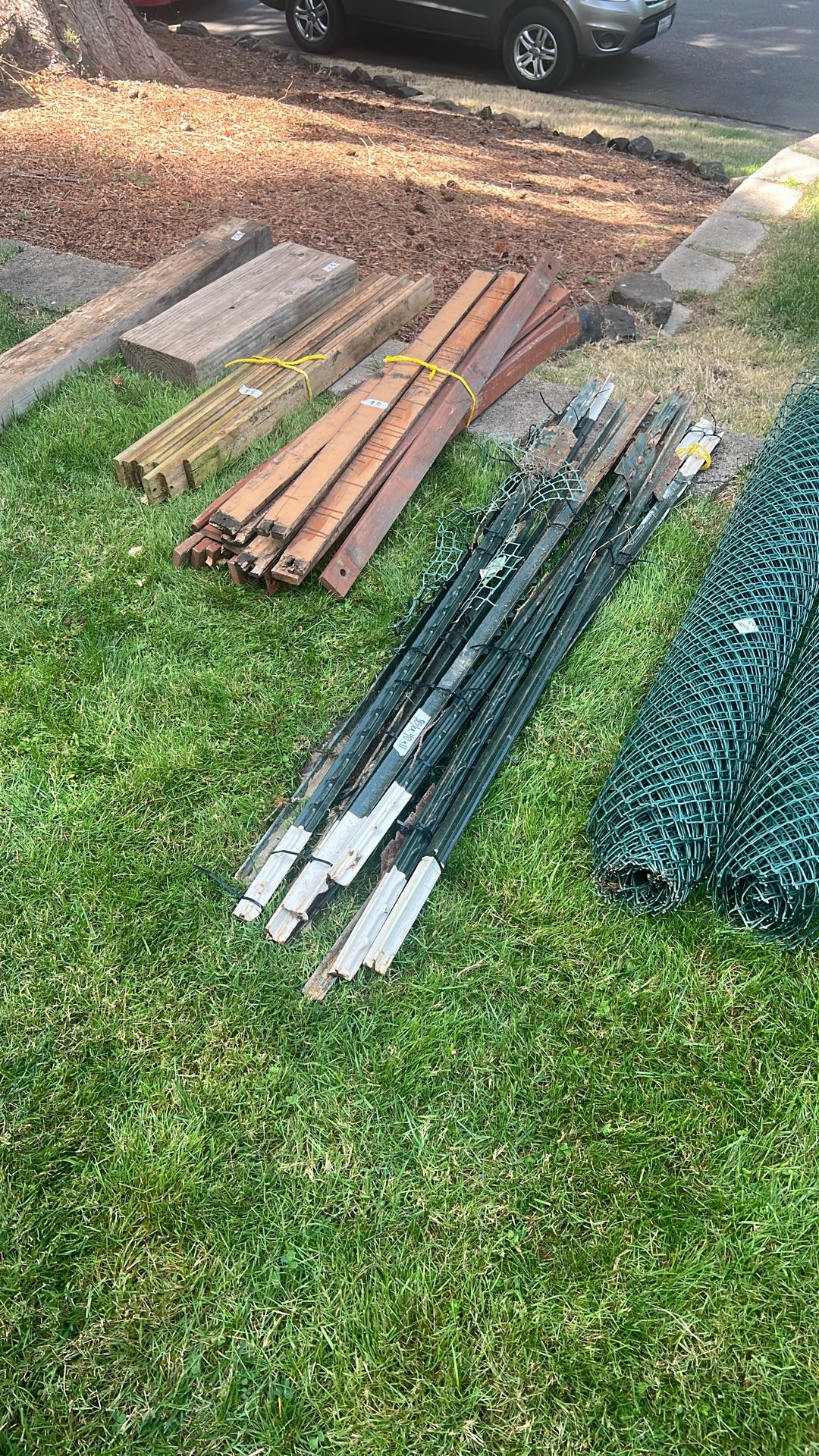 Metal Yard Stakes