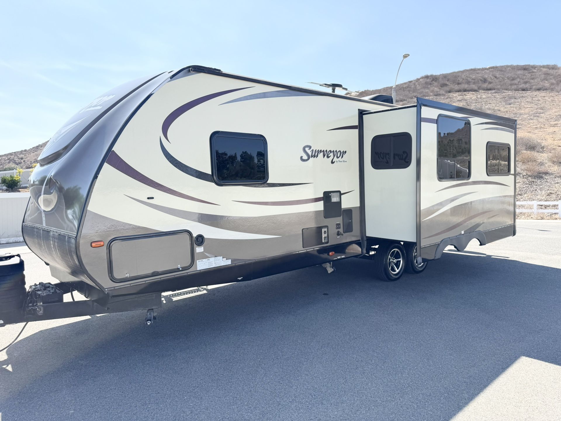 2015 surveyor by forest River  2 slide out Model 265RLDS 