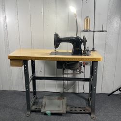 Vintage Singer 95-1 Sewing Machine Year 1931w/ Multi Sew Cluth Motor