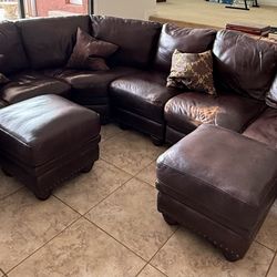 Leather Couch With 2 Ottomans 