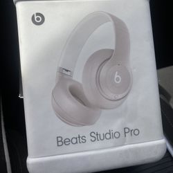 Beats Studio pro ( BRAND NEW ) 
