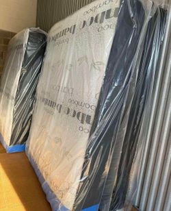 New Queen Size Mattress Pillow top with box spring set Colchones Nuevos Queen Size Bed