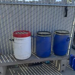 Feed Containers