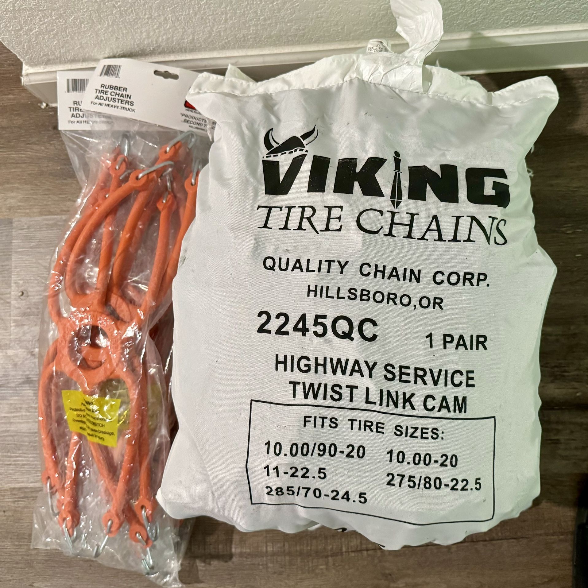 Semi Truck Tire chains and spider bungees (4 pairs)