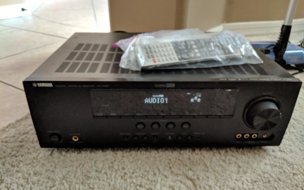 Yamaha RX-V665 Home theater receiver with HDMI switching and video upconversion