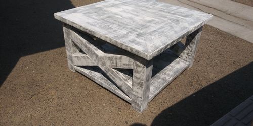 Farmhouse chunky coffee table set