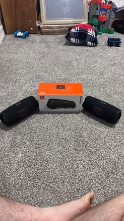 JBL Charge 5’s