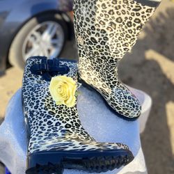 🌹Cheeta Rain Boots. Size 8