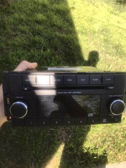 Stock Stereo Jeep wrangler 2017