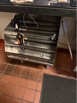 Alcohol storage rack for a restaurant