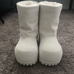 Balenciaga Alaska Low White Boots 