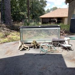 30gallon fishtank Includes Filter, Rocks,  And Enclosures