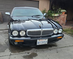 1999 Jaguar XJ8 Vanden Plas