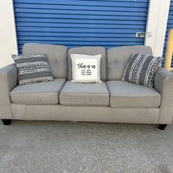 FREE DELIVERY 🚛🚚🚛 awesome Gray Couch