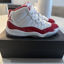 Jordan 11s Retro Cherrys  (PS)