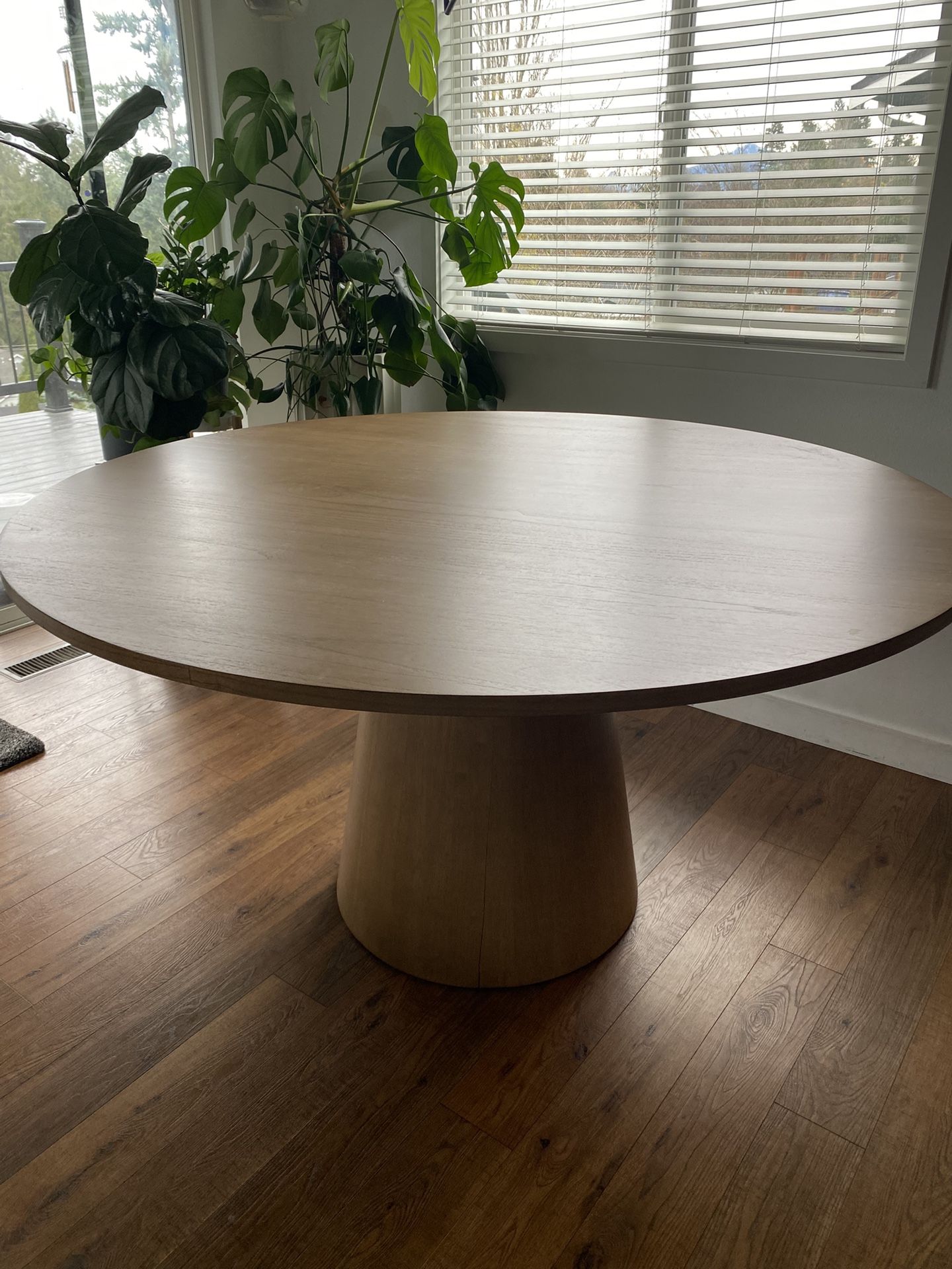 Round Dining Table