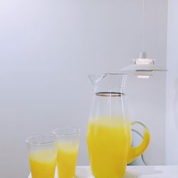 MCM yellow blendo pitcher glasses set