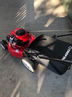 Beautiful like new lightweight, push lawnmower, troy Bilt