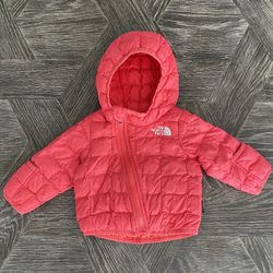 North Face hooded winter coat / jacket (Infant 0-3 months)
