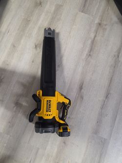 DeWALT DCBL722 20V MAX XR Brushless Axial Blower.