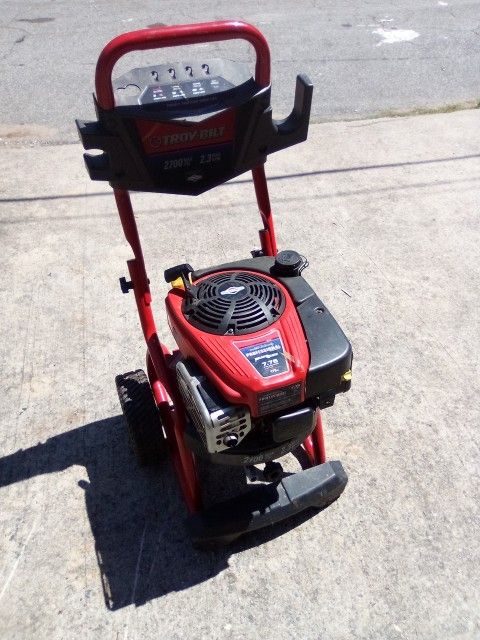 Briggs Stratton 2700 Pressure Washer