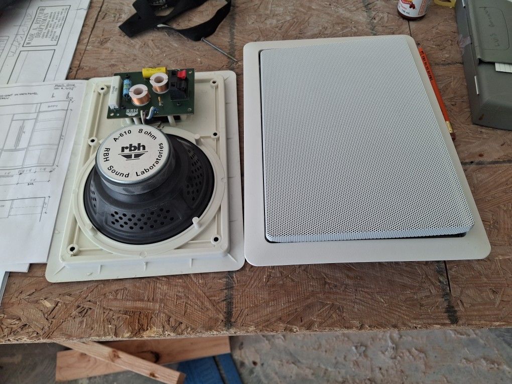 Inside Or Outside Speakers And Great Conditions Have Eight In Total