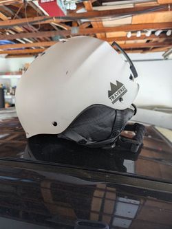 Snowboard helmet