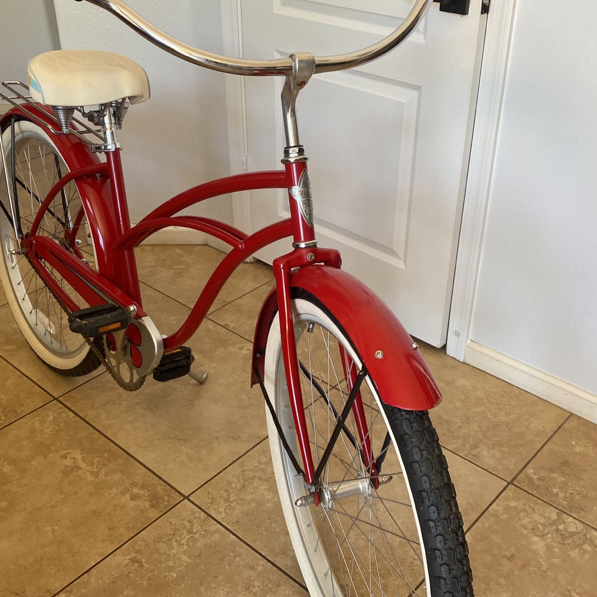 red womens bicycle 26" Kent Rockvale PROFESSIONAL 7 Women's City Bike - Schwinn