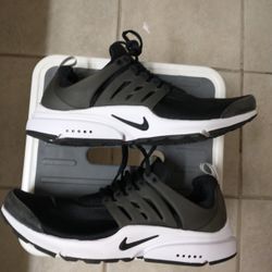 New Nike Air Presto Men Size 11 