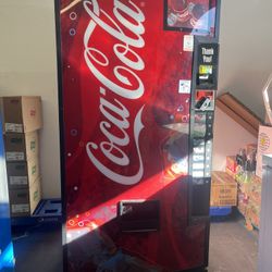 Coca-Cola Vending Machine 