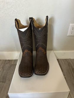 Boots for sale ask for prices and sizes