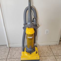 EUREKA 12AMPS LIGHTSPEED VACUUM