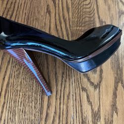 Peep toe Platform Patent Leather Pump, Size 5