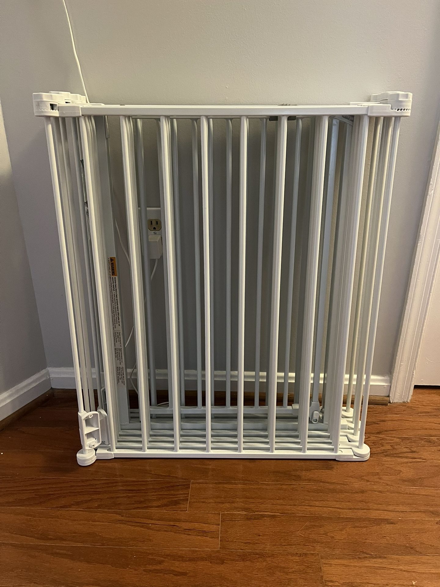 Regalo 194-Inch Super Wide Adjustable Baby Gate and Play Yard