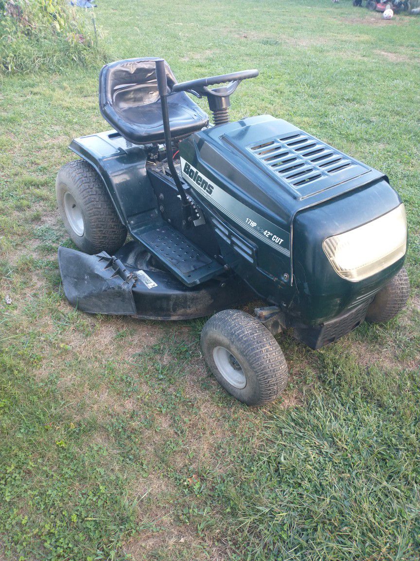 Bolens Riding Mower 17 Horse Power Briggs Stratton Engine 42" Deck Forward Reverse Riding Tractor. Works and does what it should. 
