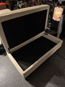 Free ottoman on wheels